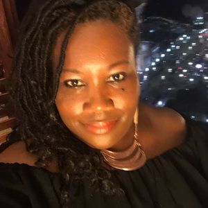 Meet your Posher, Dionne